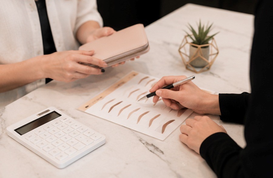 نحوه جذب مشتری برای میکروبلیدینگ